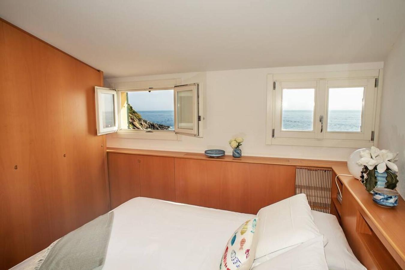 Il Ciasso Romantic Seafront Escape Вернаца Екстериор снимка
