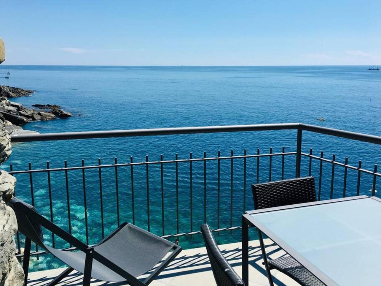 Il Ciasso Romantic Seafront Escape Вернаца Екстериор снимка